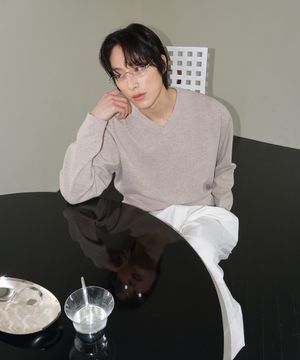 에센셜 무드 브이넥 니트_Beige