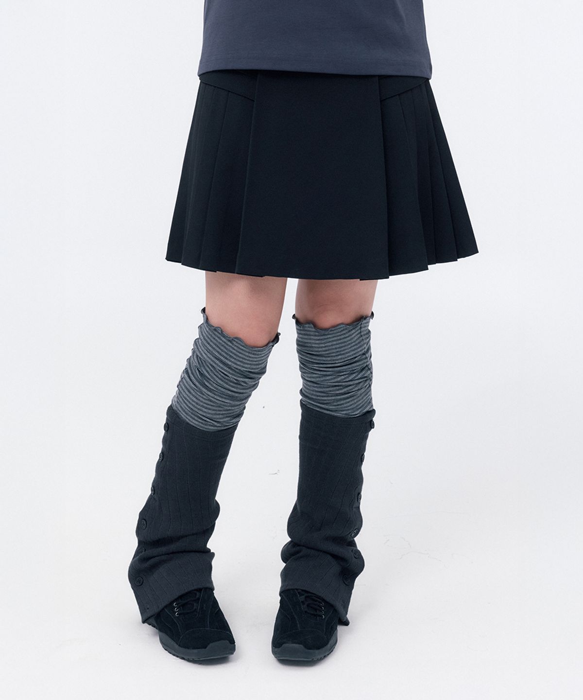 미세키서울(MISEKI SEOUL) Side pleats line midi skirt BLACK
