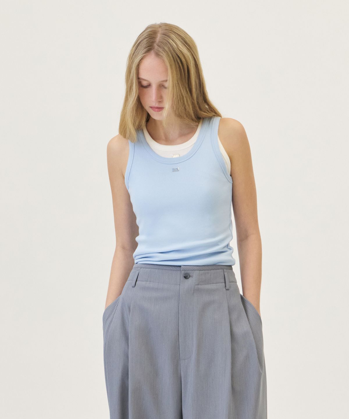 그로브(GROVE) NINA SLEEVELESS (LIGHT BLUE)