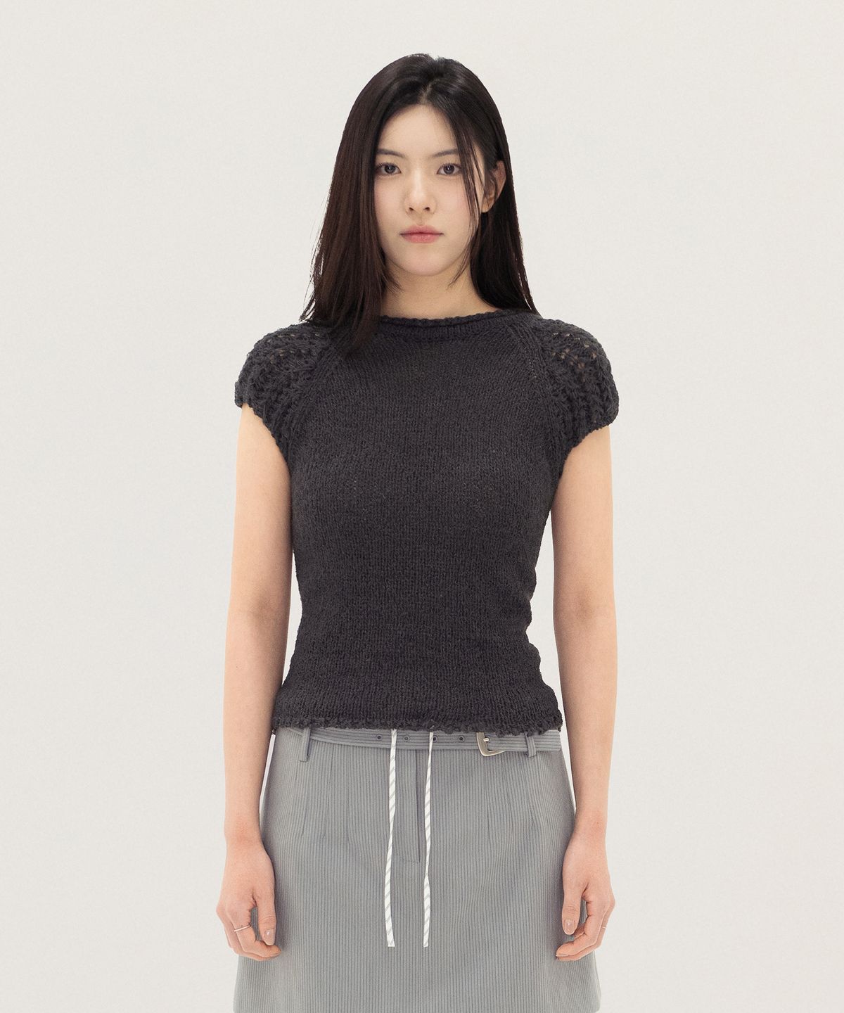 그로브(GROVE) JACE NET HALF SLEEVE KNIT (CHARCOAL)