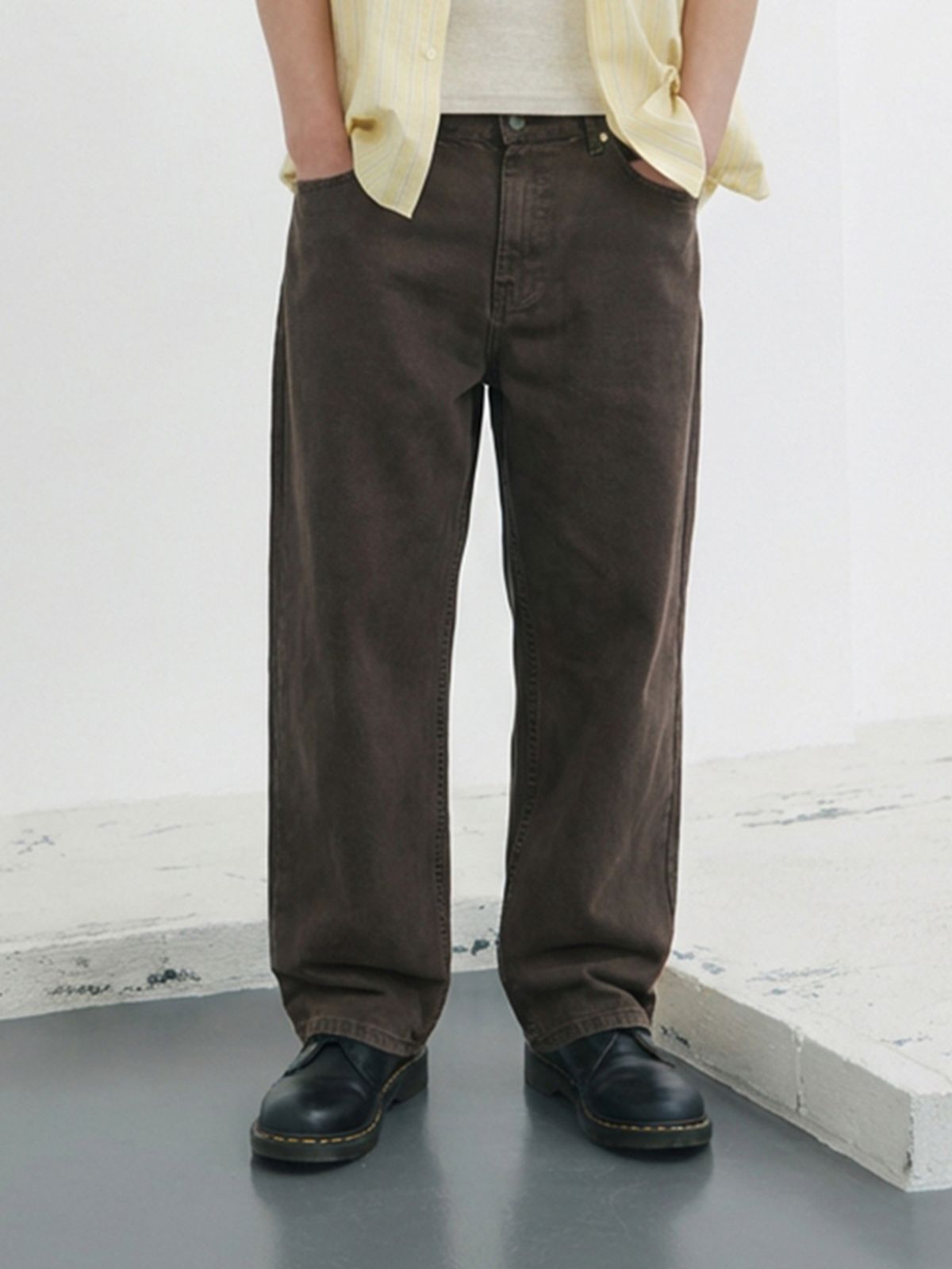 기준 맨(KIJUN MEN) Garment Dyed Classic Pants Charcoal Brown