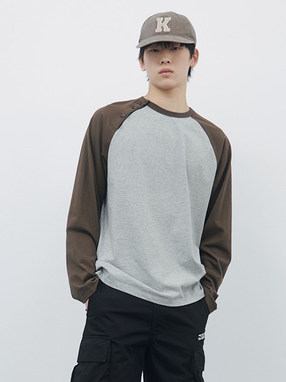 기준 맨(KIJUN MEN) Button Open Raglan Tee Khaki Brown