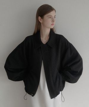 esy kara embossed blouson (블랙)