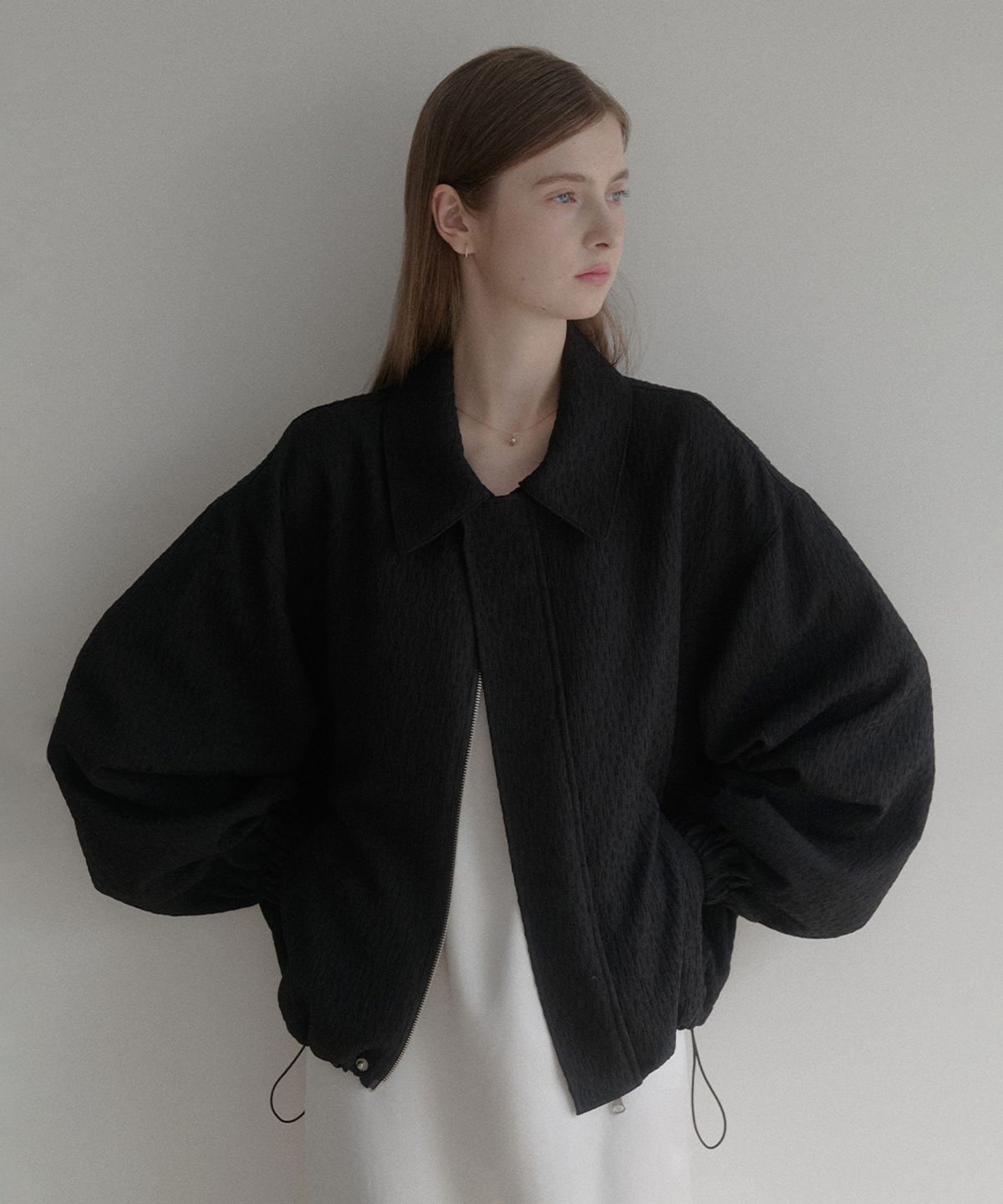 르나브(LENAV) esy kara embossed blouson (블랙)