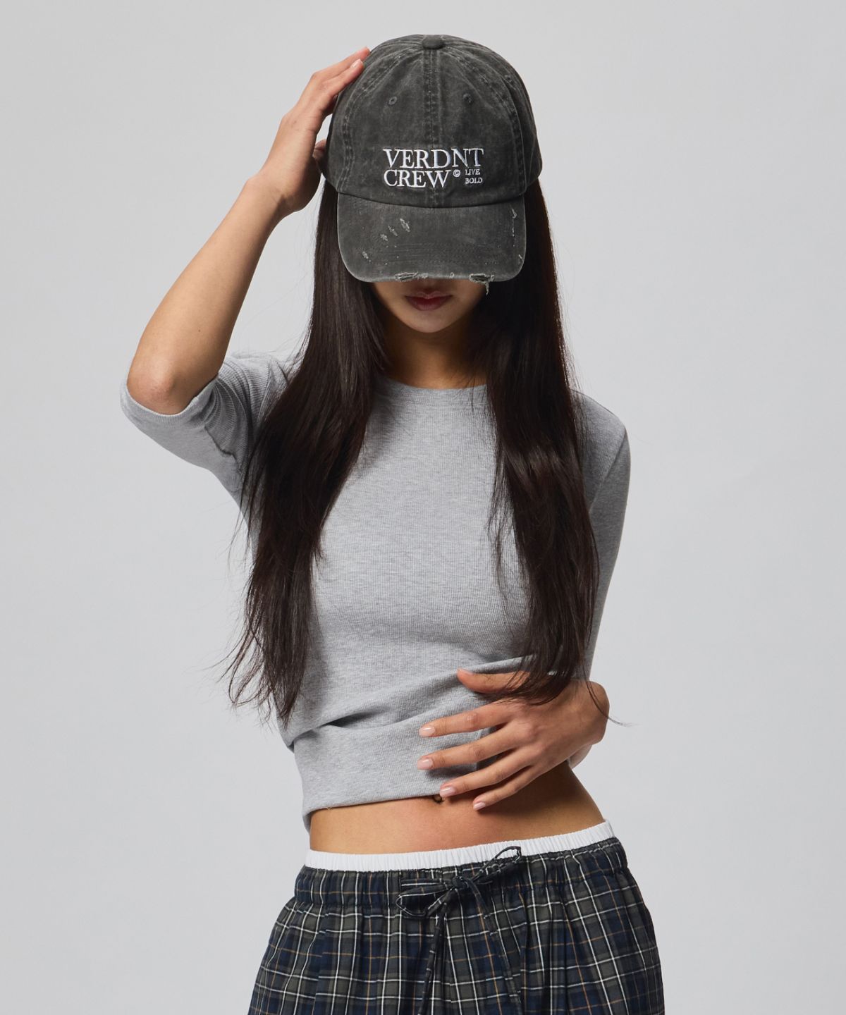 버던트(VERDNT) 로고 워싱 볼 캡 [차콜]