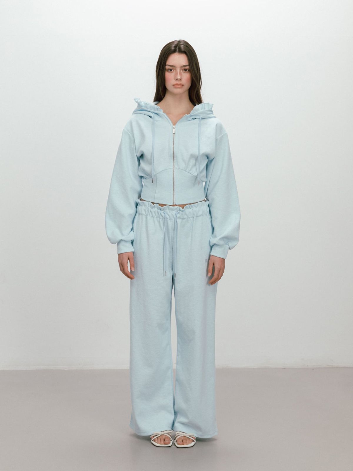 모이페어(MOIFAIRE) BAKE WIDE PANTS / SKYBLUE