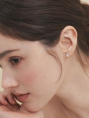 lily pearl earring