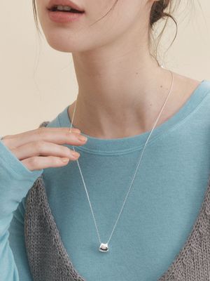 arlo silicon ball necklace