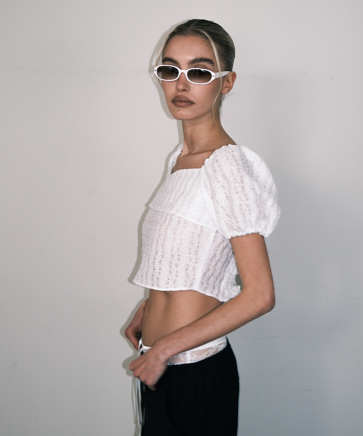 엘무드 우먼(LMOOD WOMEN) 하이디 블라우스 퓨어 화이트
