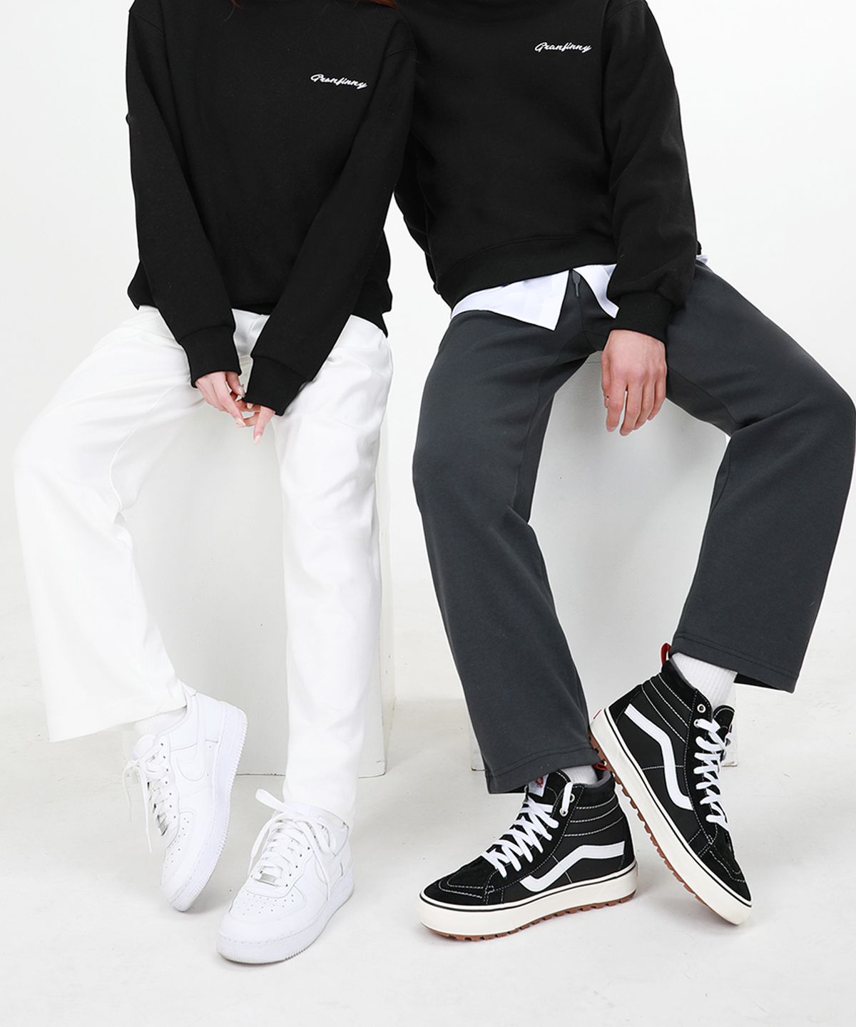 그랜피니(GRANFINNY) 세미 스웨트 와이드핏 트레이닝 팬츠 GFPP03
