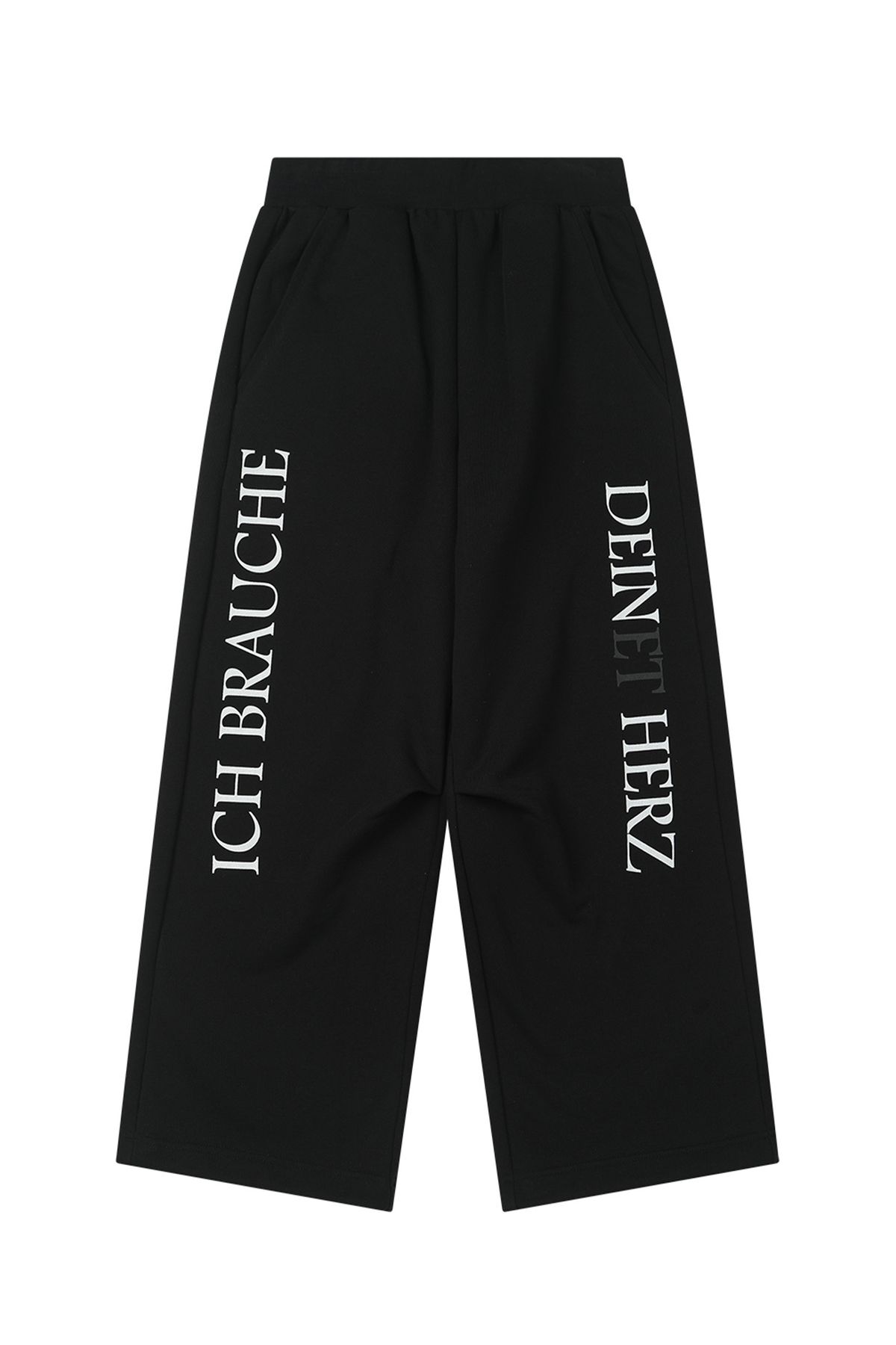 다이닛(DEINET) GERMAN LETTERING SWEATPANTS IN BLACK