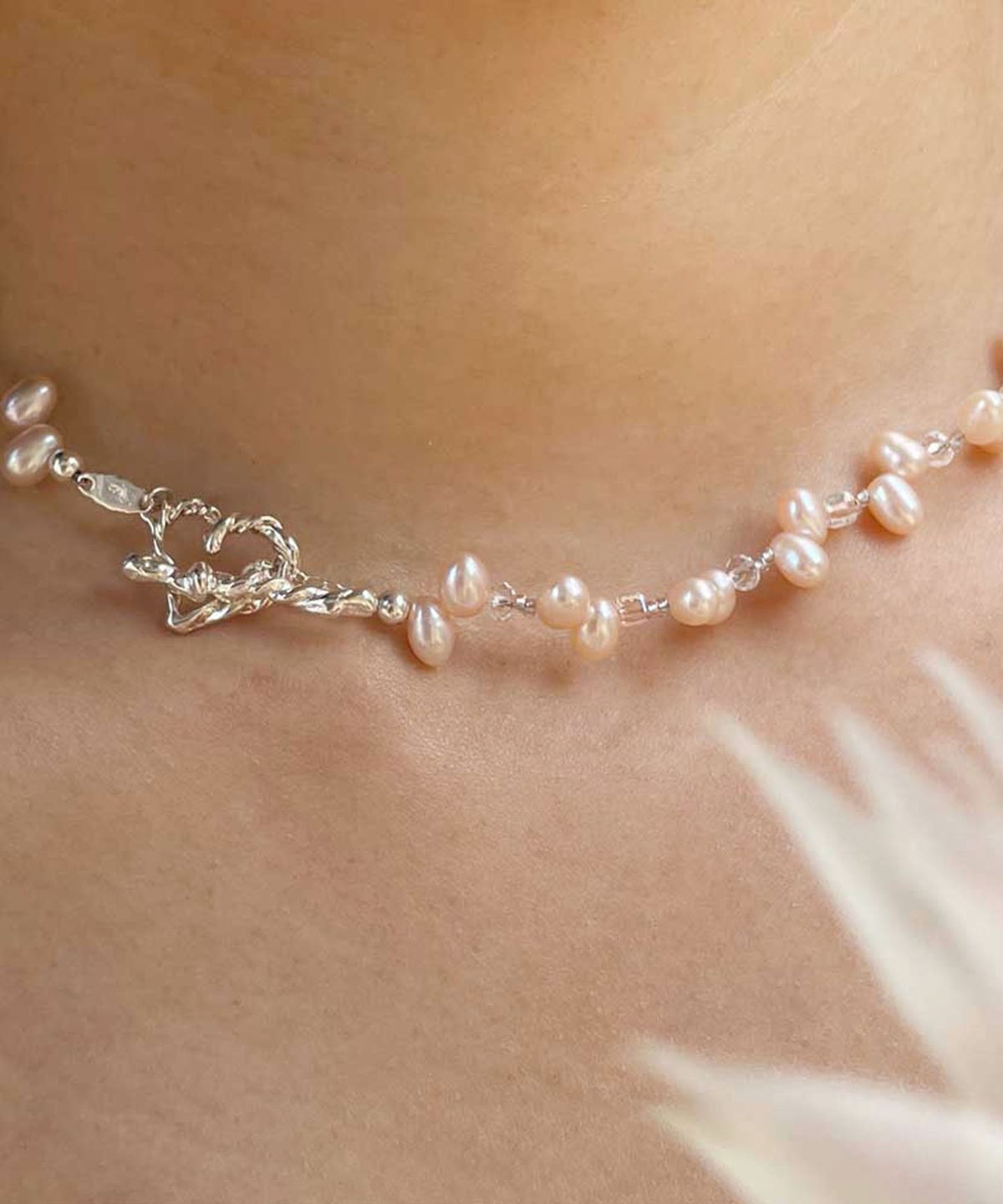 펄시(PERSY) ROSE ZIGZAG PINK PEARL NECKLACE
