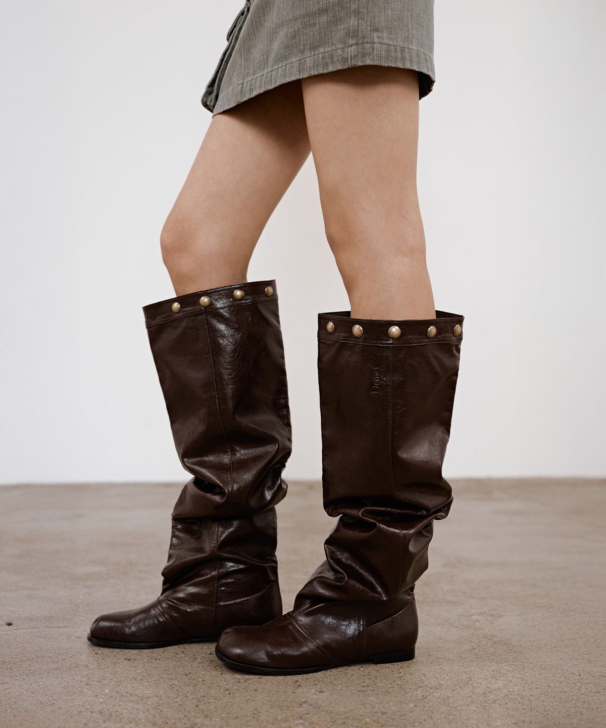 다이닛(DEINET) STUD NATURAL THIGH HIGH BOOTS IN BROWN