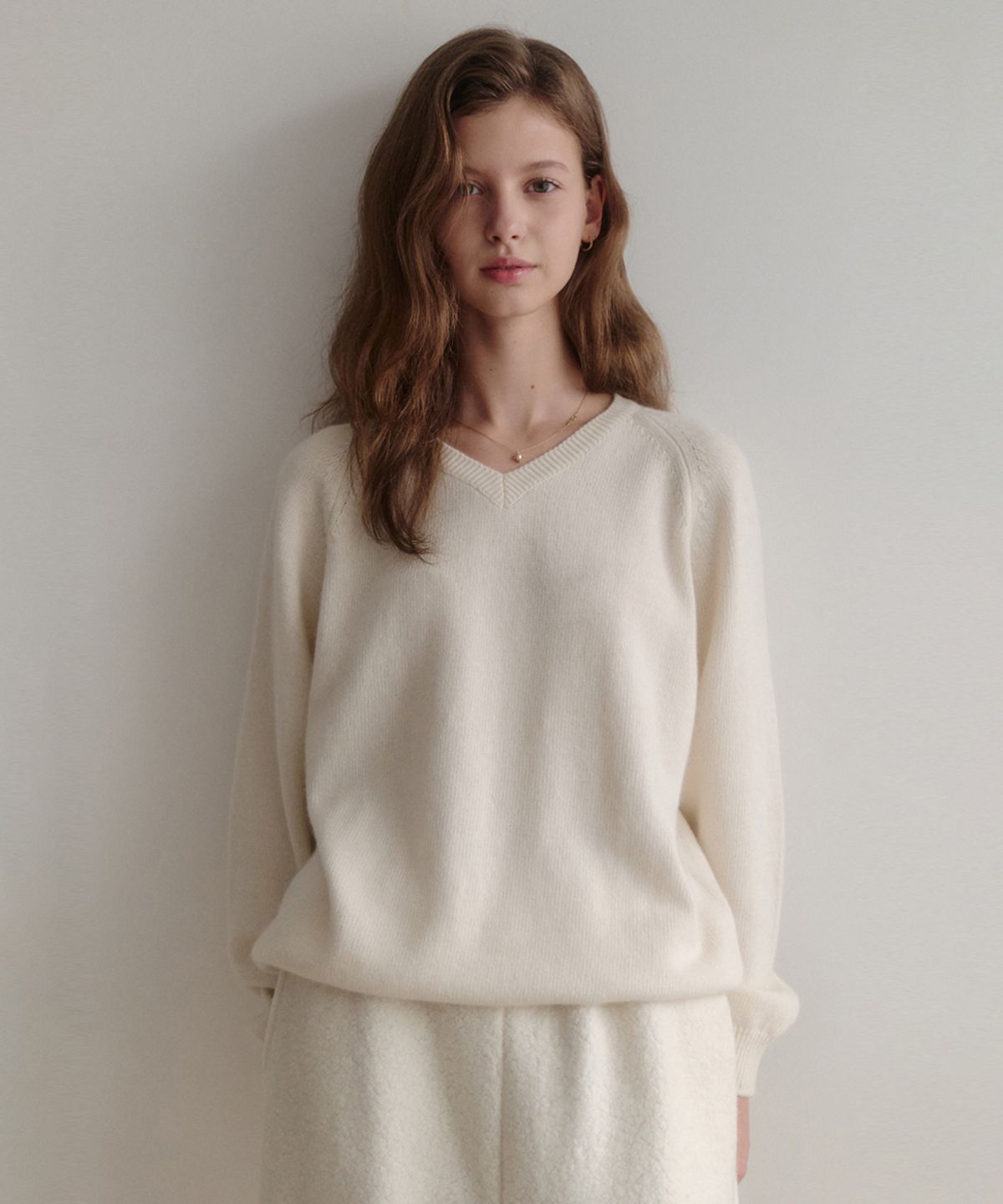 르나브(LENAV) esy cashmere v-neck knit (아이보리)