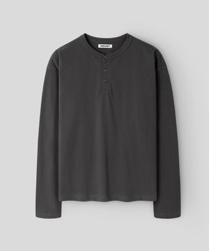세미크롭 헨리넥 롱슬리브 티셔츠_차콜