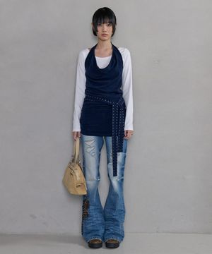 홀터넥 아일렛 벨티드 슬리브리스 드레스 (네이비)