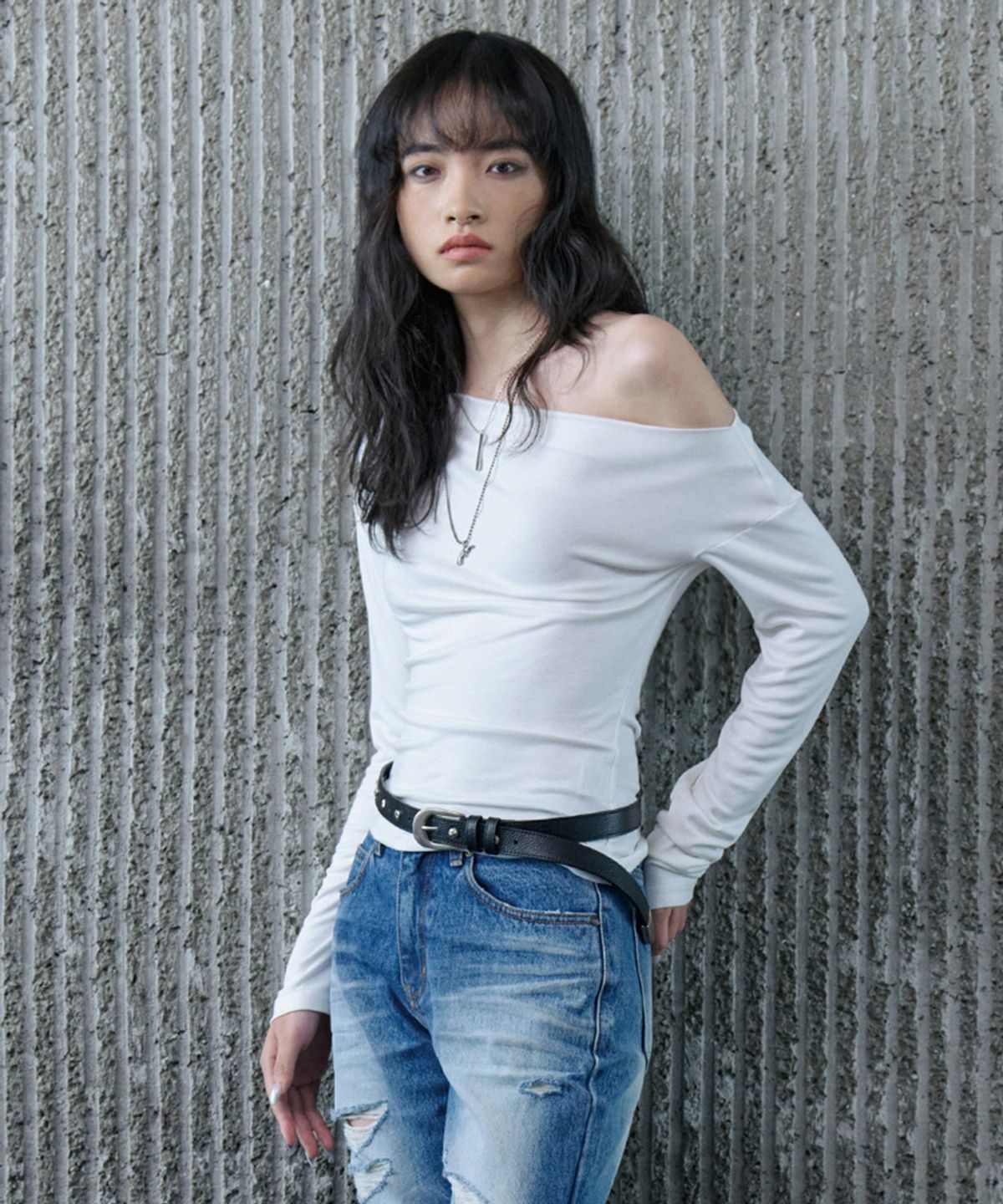 노 엑스트라 터치(NO EXTRA TOUCH) Off-shoulder draped long-sleeve T-shirt (Ivory) / 26SPTS004IV