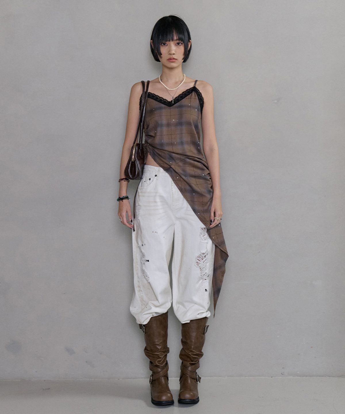 노 엑스트라 터치(NO EXTRA TOUCH) Check Side Shirring Asymmetrical Lace Slip (Brown) / 26SPOP000BR