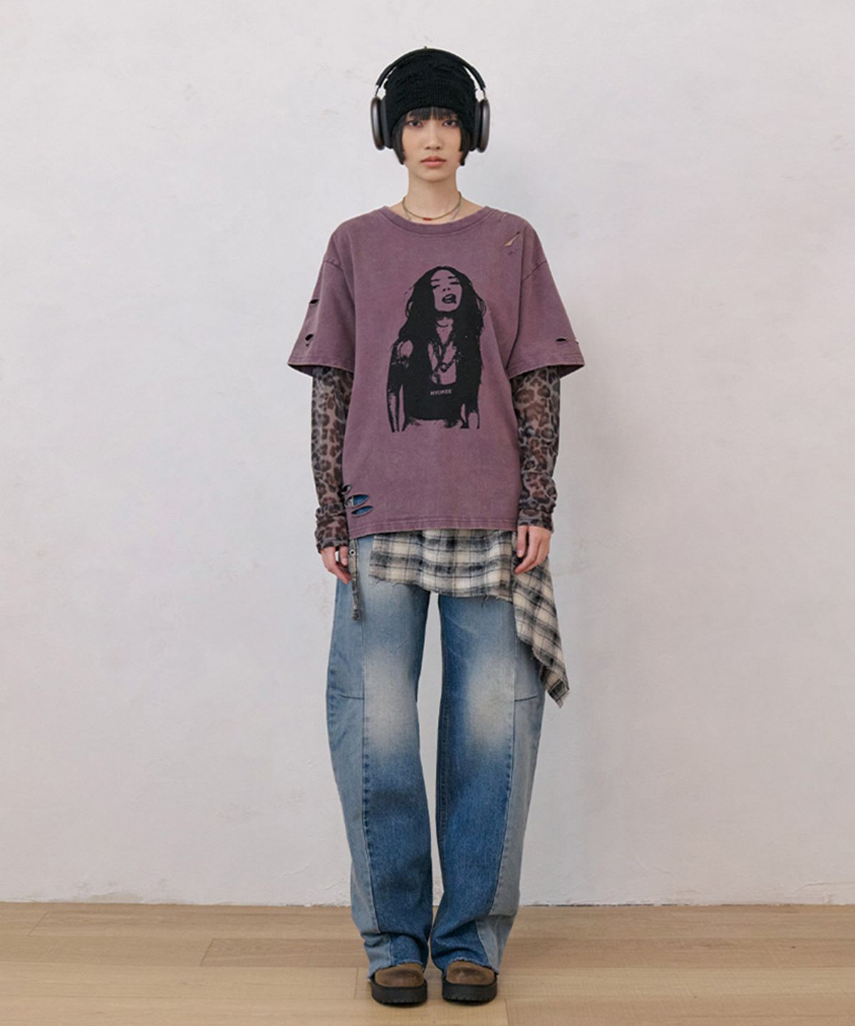 노 엑스트라 터치(NO EXTRA TOUCH) Curved Straight Panel Denim Pants (Mid Blue)_26SPPT003MB