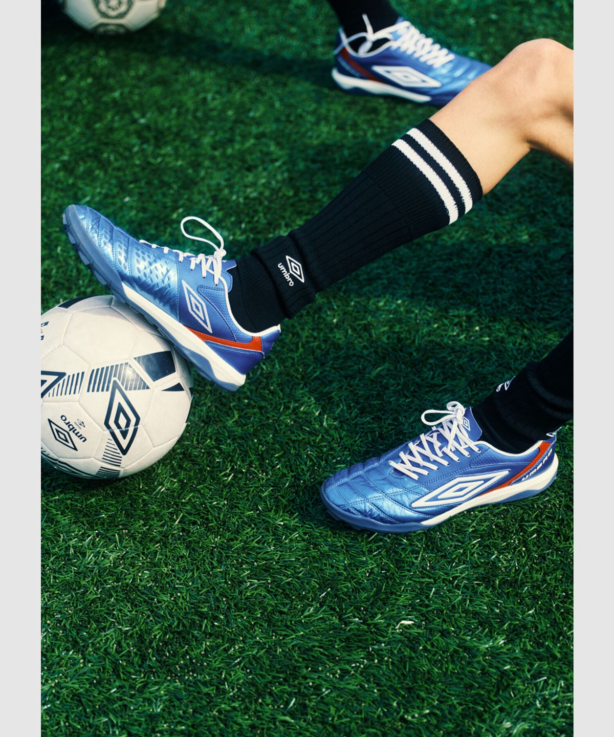 엄브로(UMBRO) REVENGE PREMIUM PLUS (리벤지 프리미엄 플러스) 블루 UR123STF10