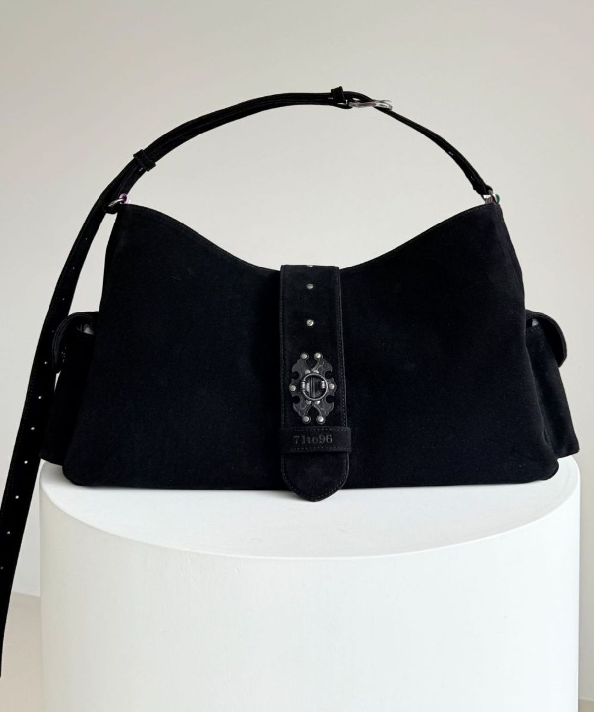 칠 하나 투 구육(71TO96) 서가백 , Seo-Ga Bag (Black)