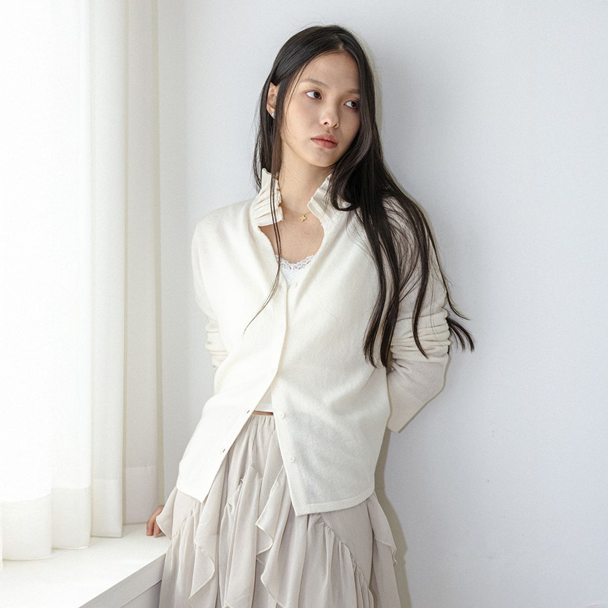 랭썬(LANGSON) LS_Frill collar button knit cardigan_2color