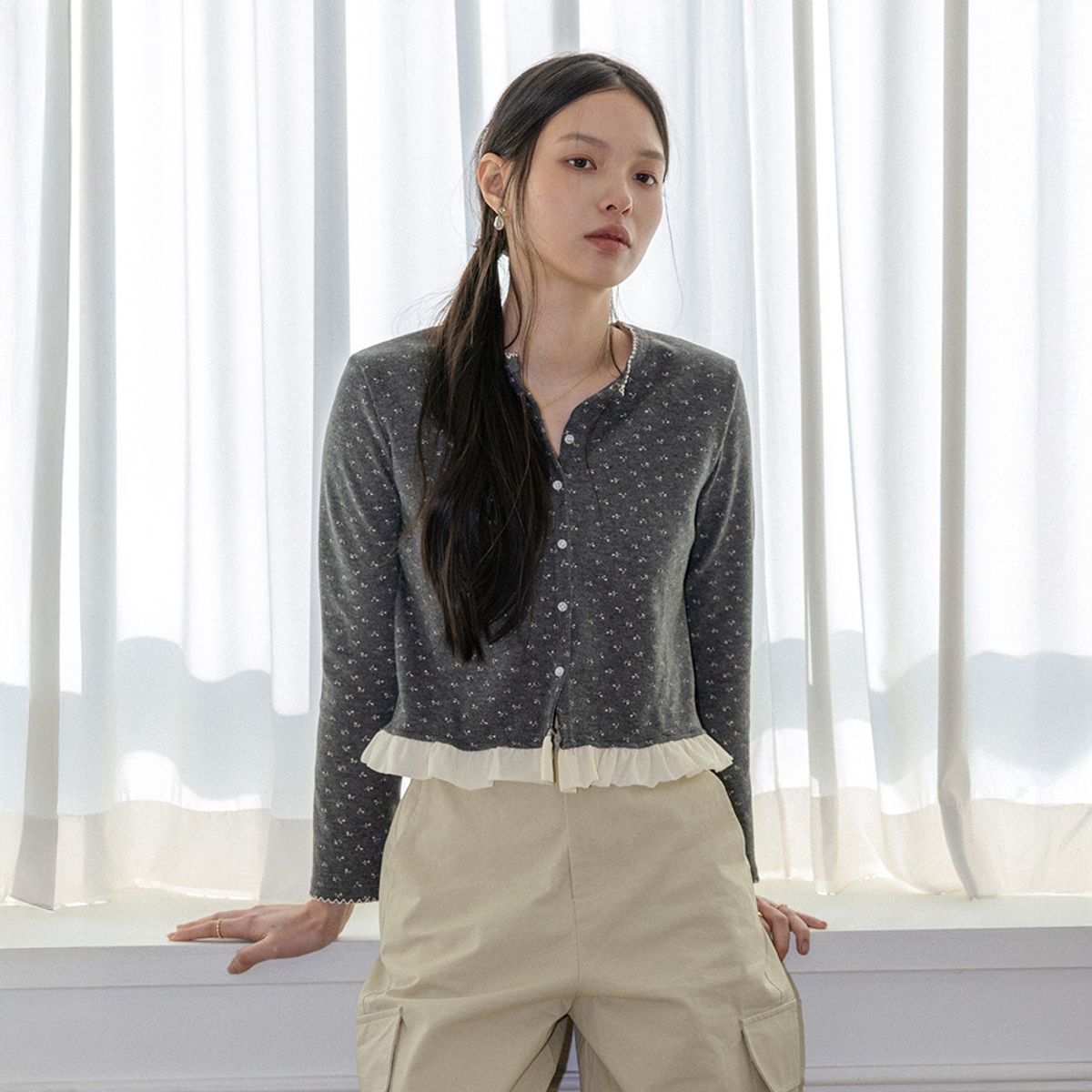랭썬(LANGSON) LS_Dot frill hem layered cardigan_CHARCOAL