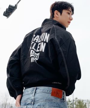 [Capsule] 인더시티 콘트라스트 스티치 윈드브레이커 블랙 4RF523G UB1