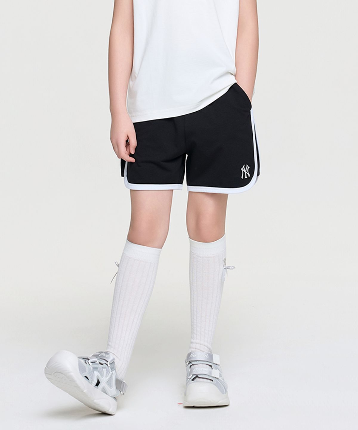 엠엘비 키즈(MLB KIDS) 베이직 여아 스몰로고 돌핀 팬츠 NY (Black)