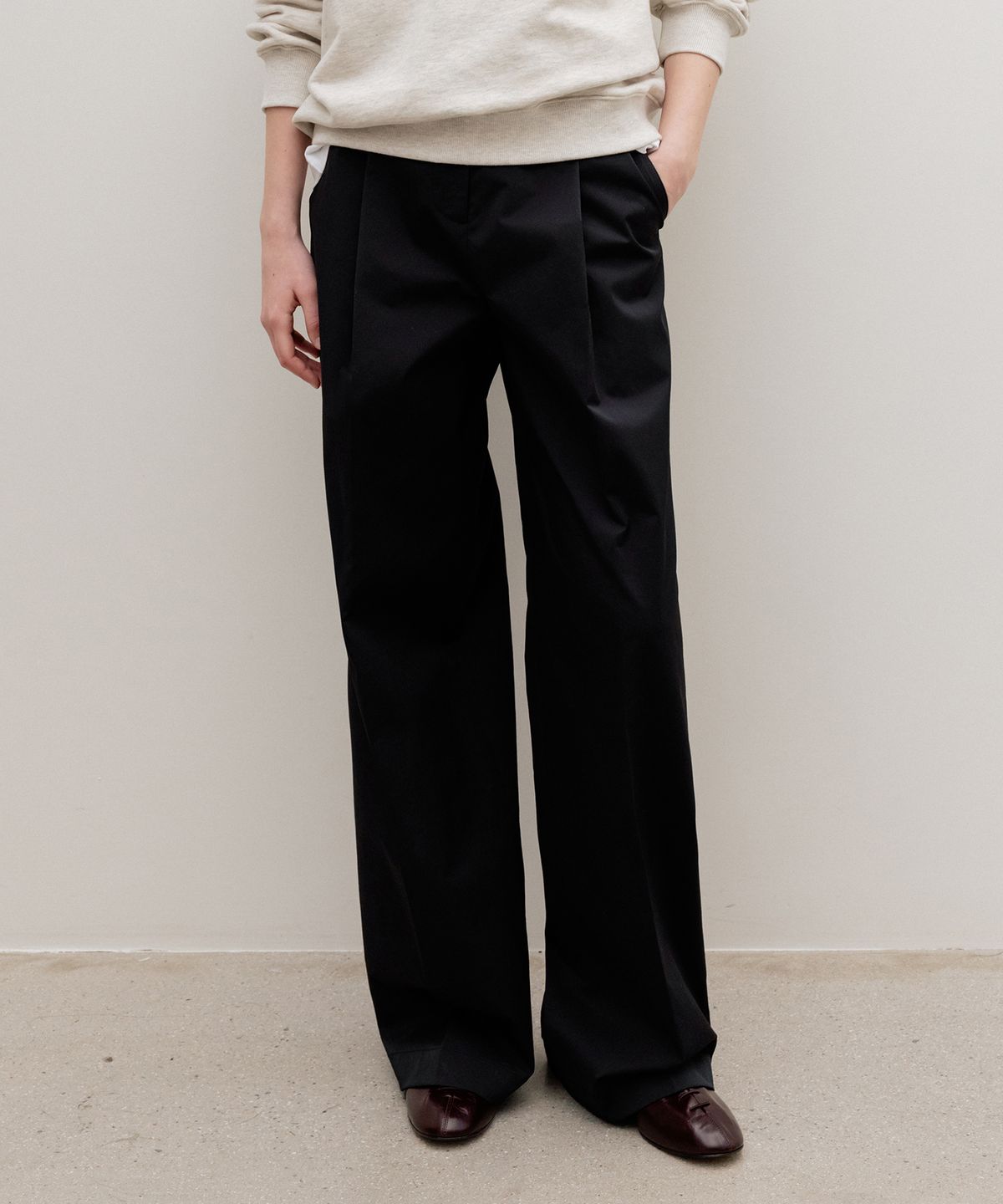 르메메(LEMEME) Sole One-Tuck Wide Pants Black