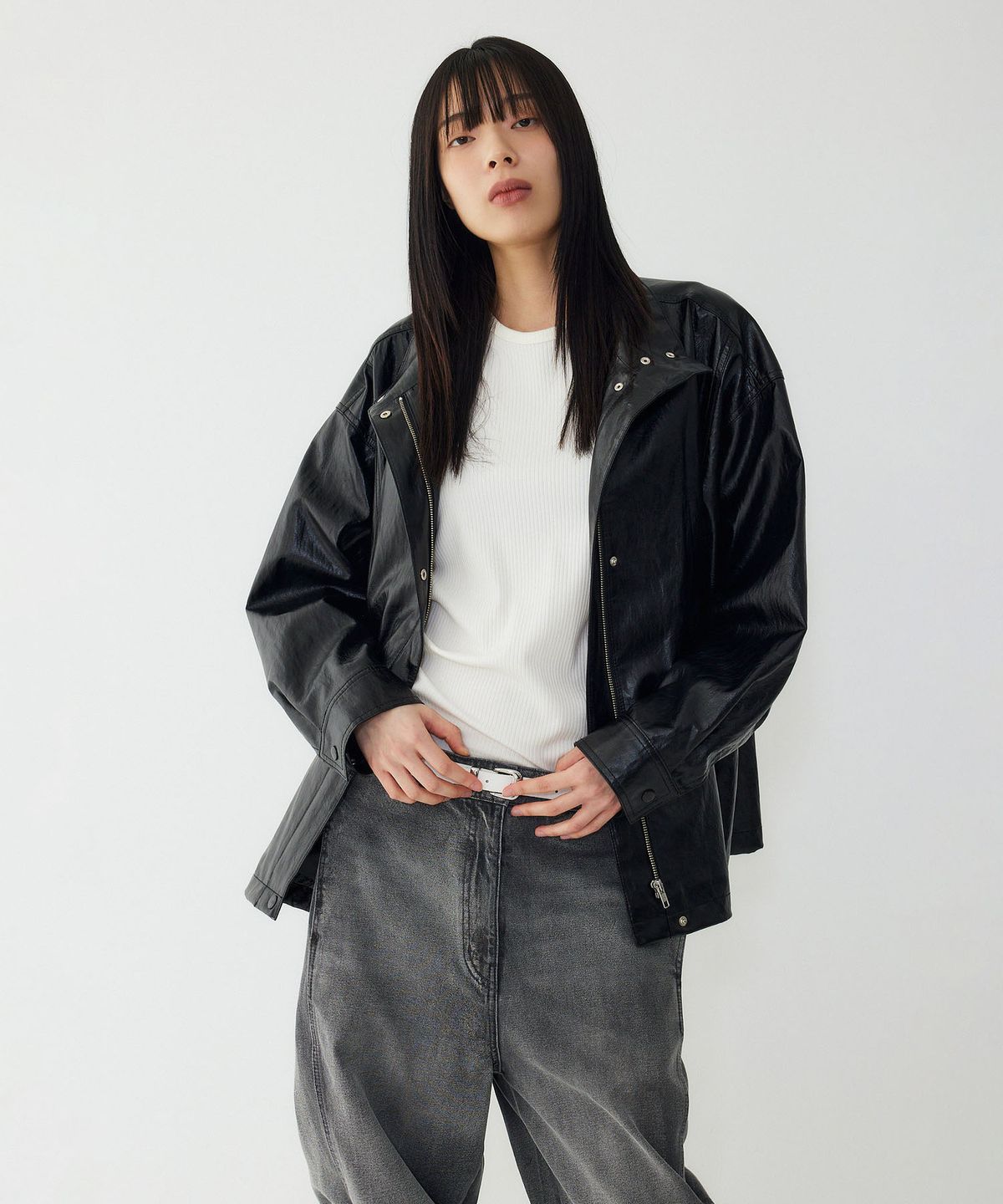 스튜디오 톰보이(STUDIO TOMBOY) 신세틱 레더 하이넥 점퍼_블랙 9176161973
