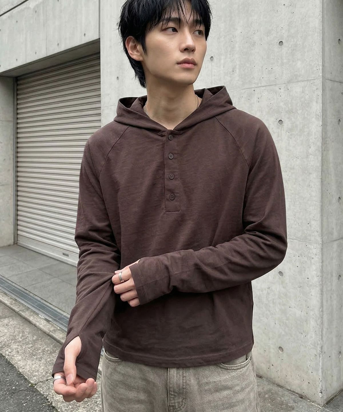 언더오프(UNDEROFF) 핑거홀 크롭 후드 롱슬리브 애쉬퍼플