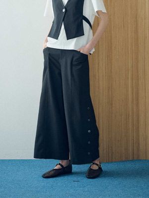 버튼 디테일 보이핏 팬츠 ESFDVPT01BLK