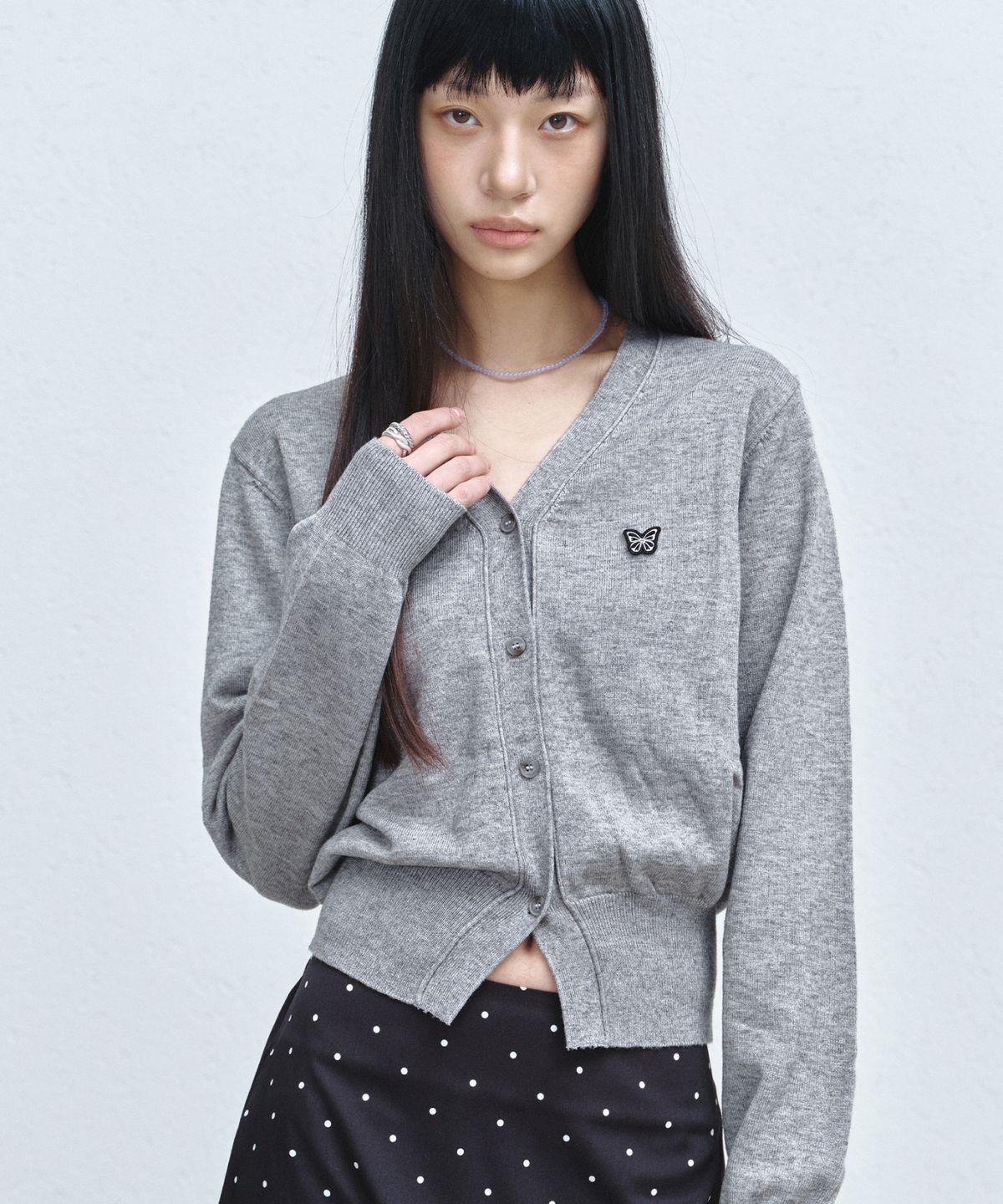 닉앤니콜(NICK&NICOLE) BUTTERFLY PATCH V-NECK CARDIGAN_GRAY