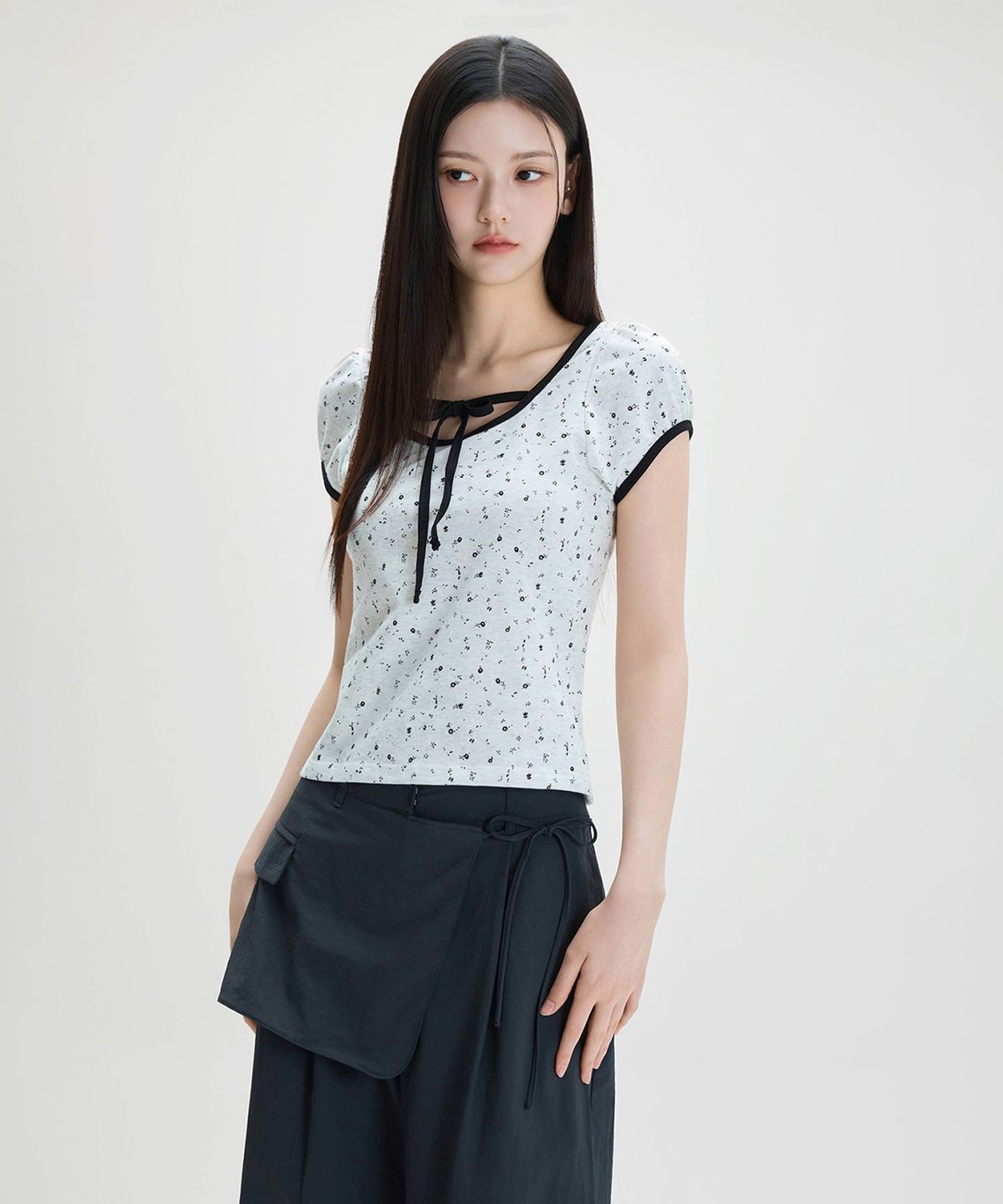 미쏘(MIXXO) 잔꽃 반팔 티셔츠 RE HWG108S_MIWHWG31QA