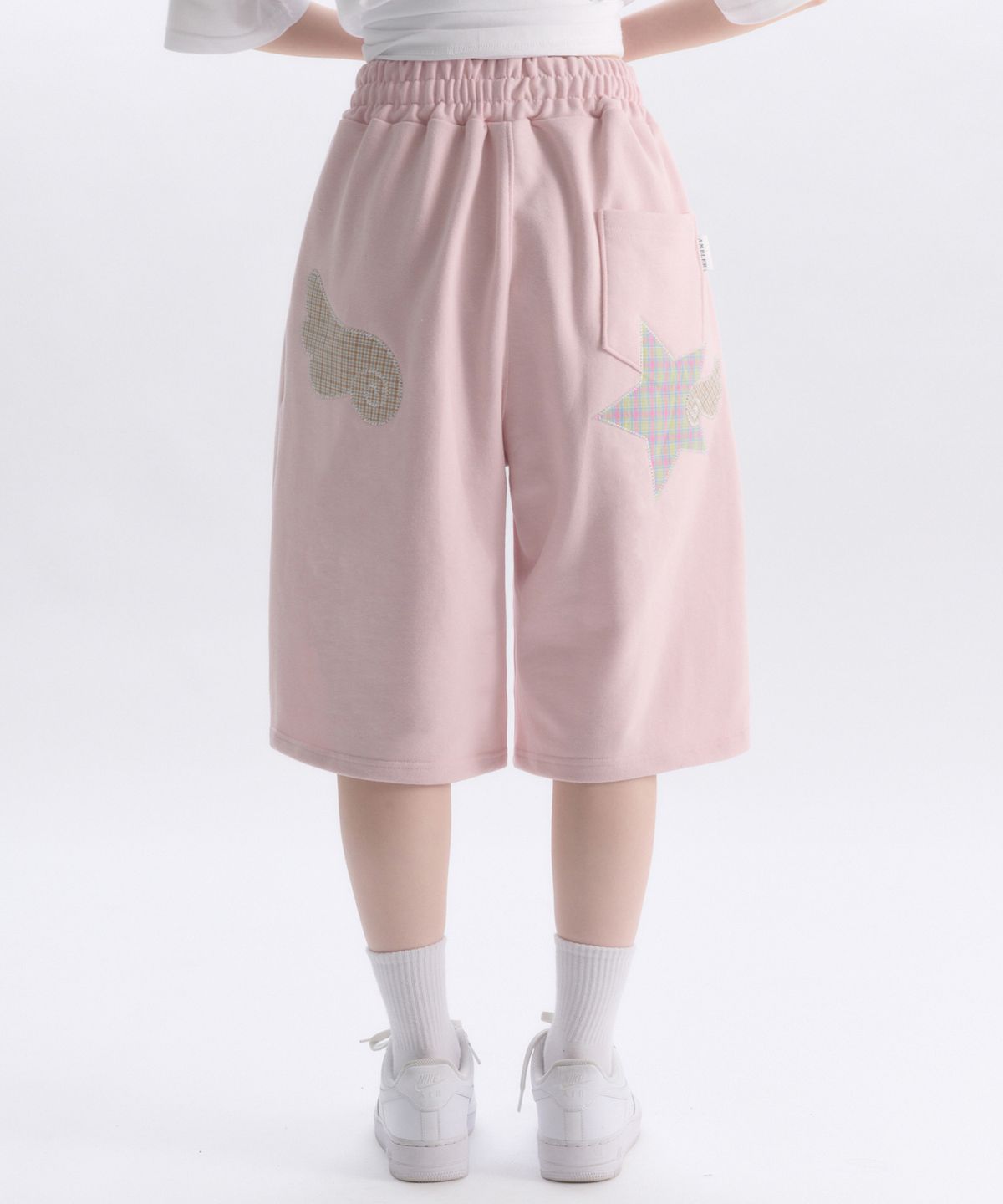 엠블러(AMBLER) Angel Star Patch Bermuda Pants 버뮤다 원턱 스웨트 숏츠 반바지 ASP901 (핑크)