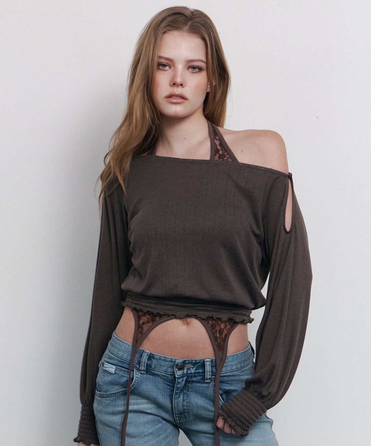 플리즈노팔로우(PLEASENOFOLLOW) Ian Unbal Smocked Long sleeve Top (Mocha)