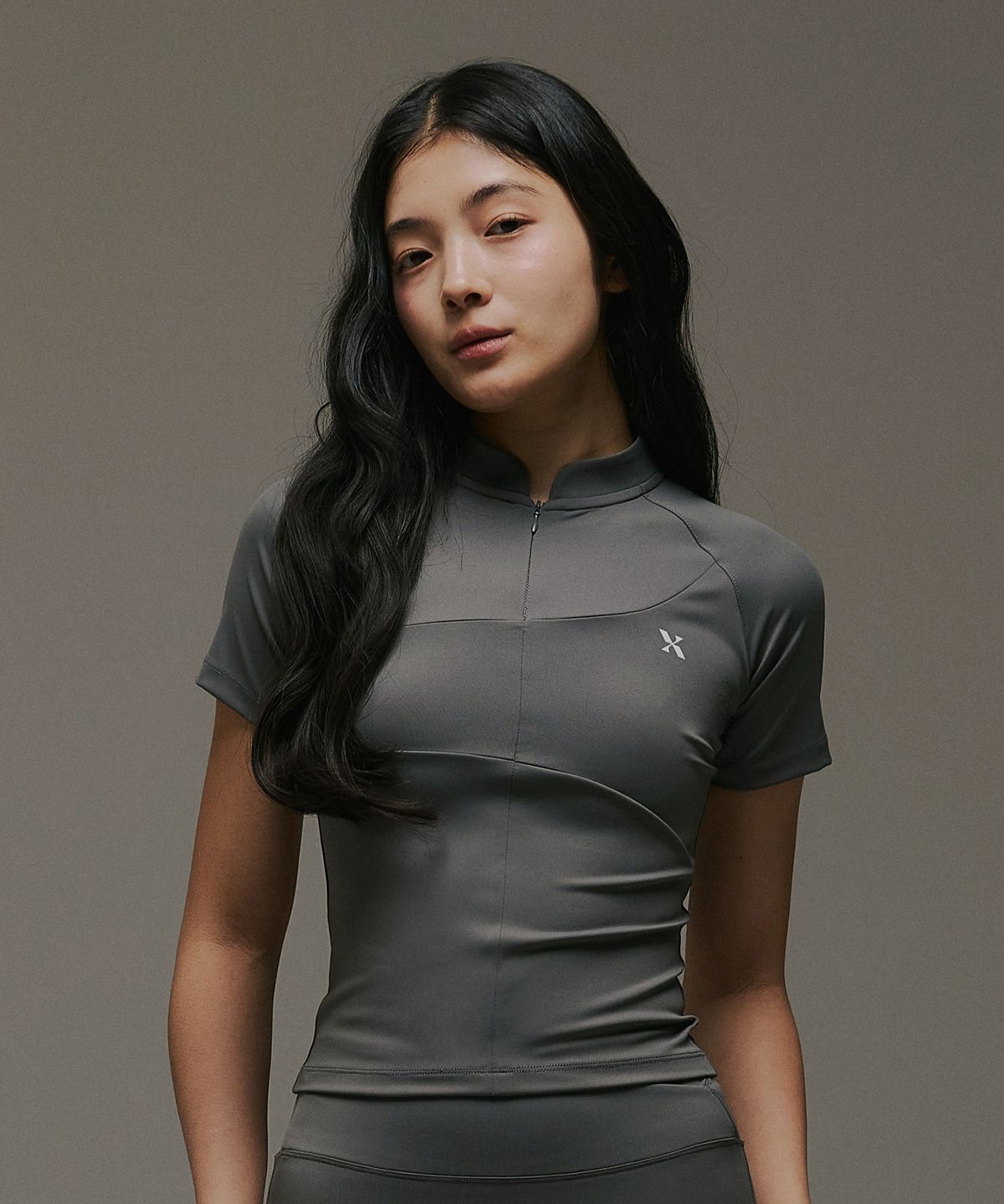 엠페브(MFAV) 만다린 하프집업 숏슬리브 딥그레이