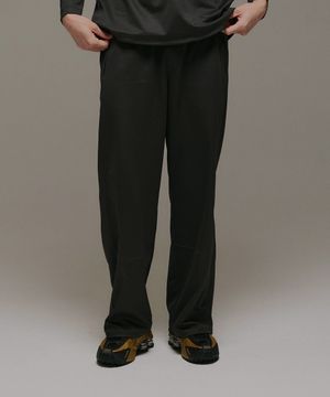 슬랜트 컷라인 코지 팬츠 딥카키