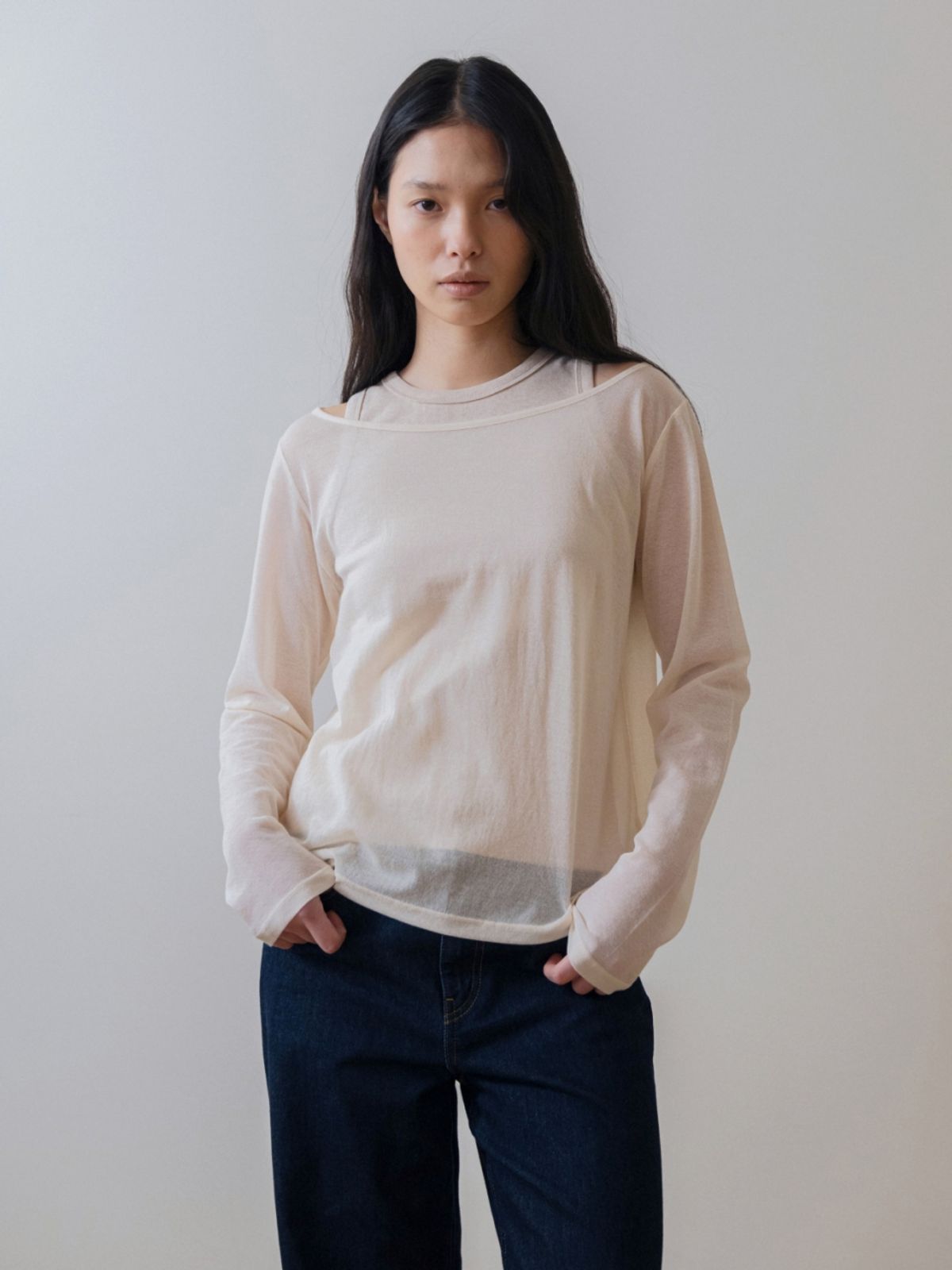 어나우트(UNNOUT) HALTER NECK COTTON SLEEVELESS SHIRT OATMEAL