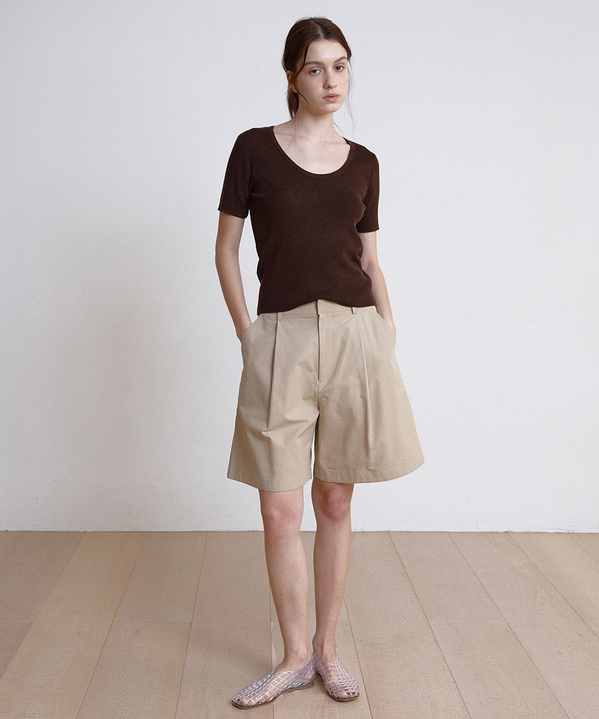 벗튼(BUT'TON) Slik U-Neck Knit (Brown)