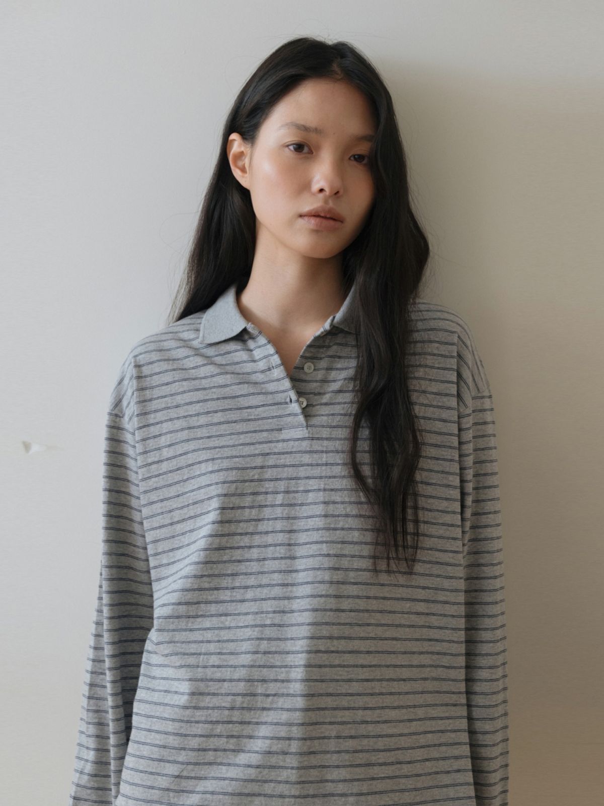 어나우트(UNNOUT) MINIMAL COLLARED T-SHIRT GREY