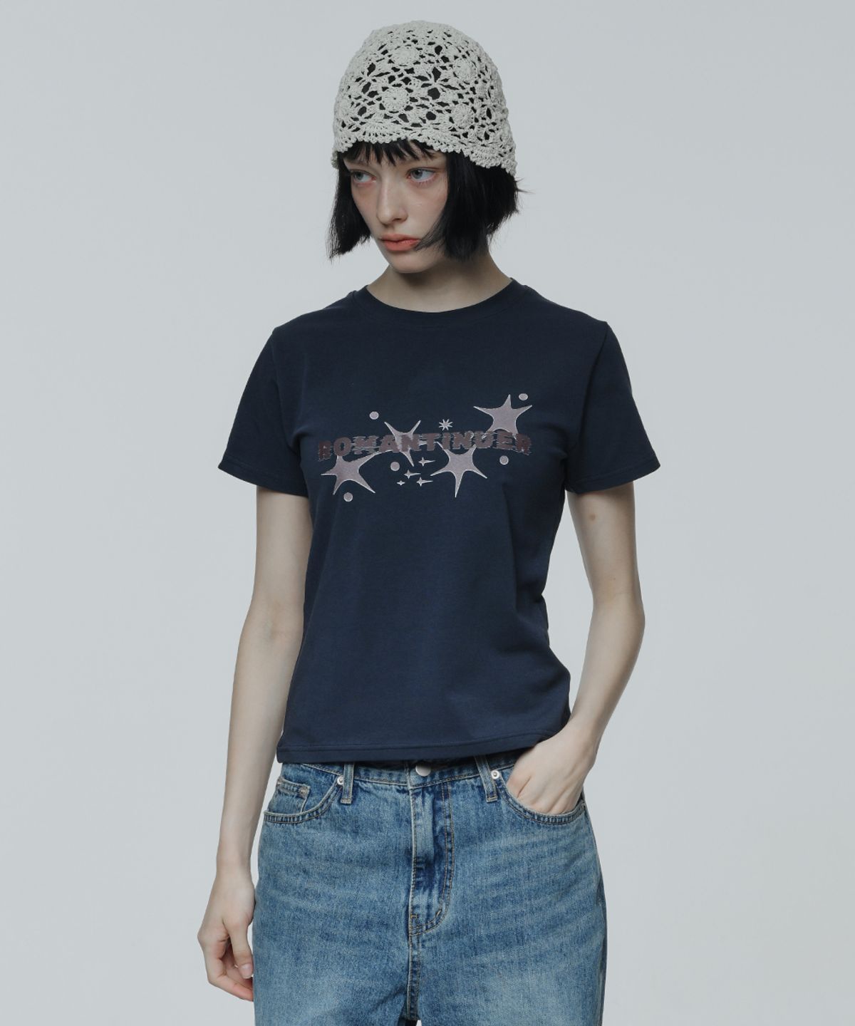 로맨티누어(ROMANTINUER) Logo Spark T-Shirt (Navy)