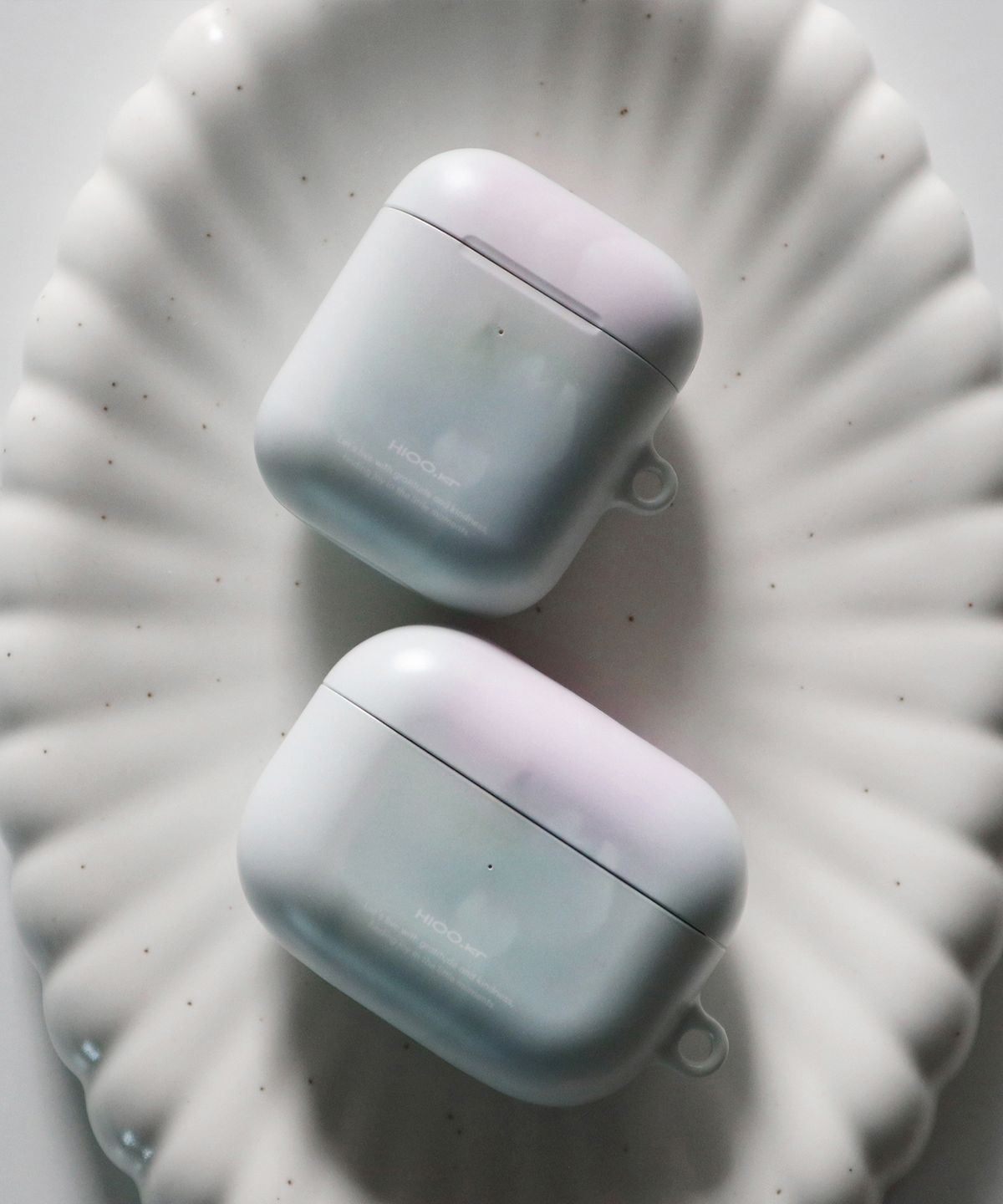 하이우(HIOO) delphinium & ranunculus airpods case.(에어팟/ 에어팟 프로 케이스)