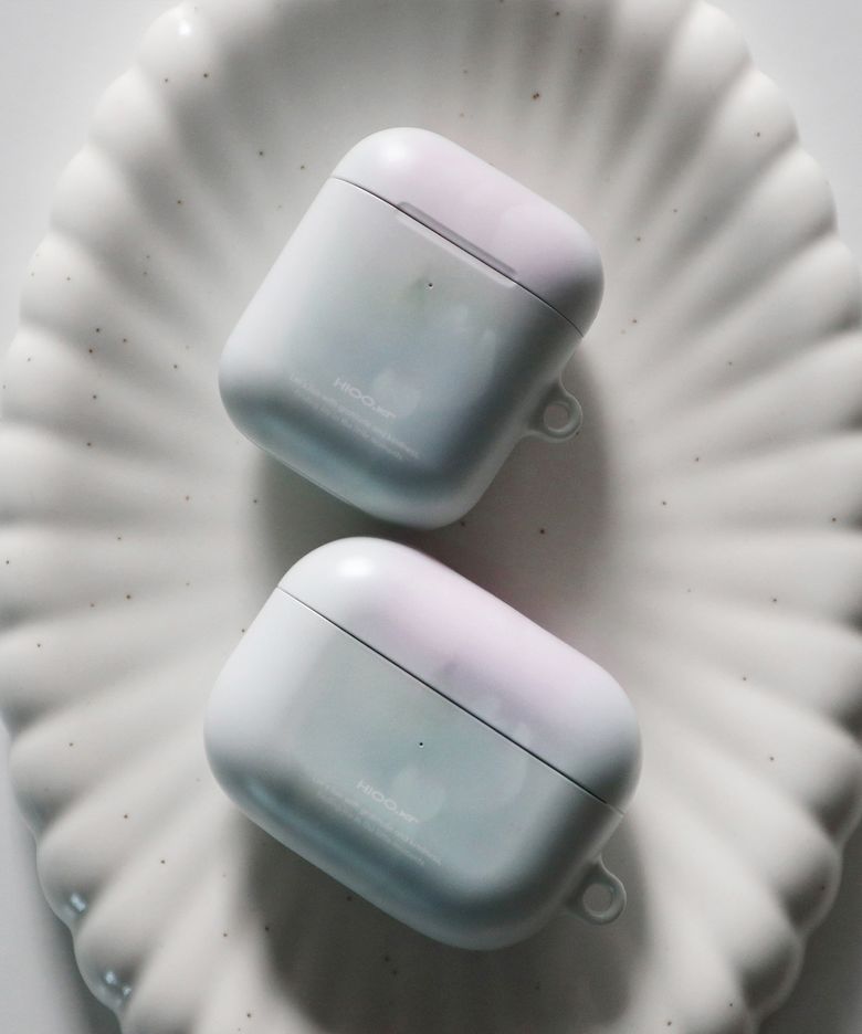 delphinium & ranunculus airpods case.(에어팟/ 에어팟 프로 케이스)