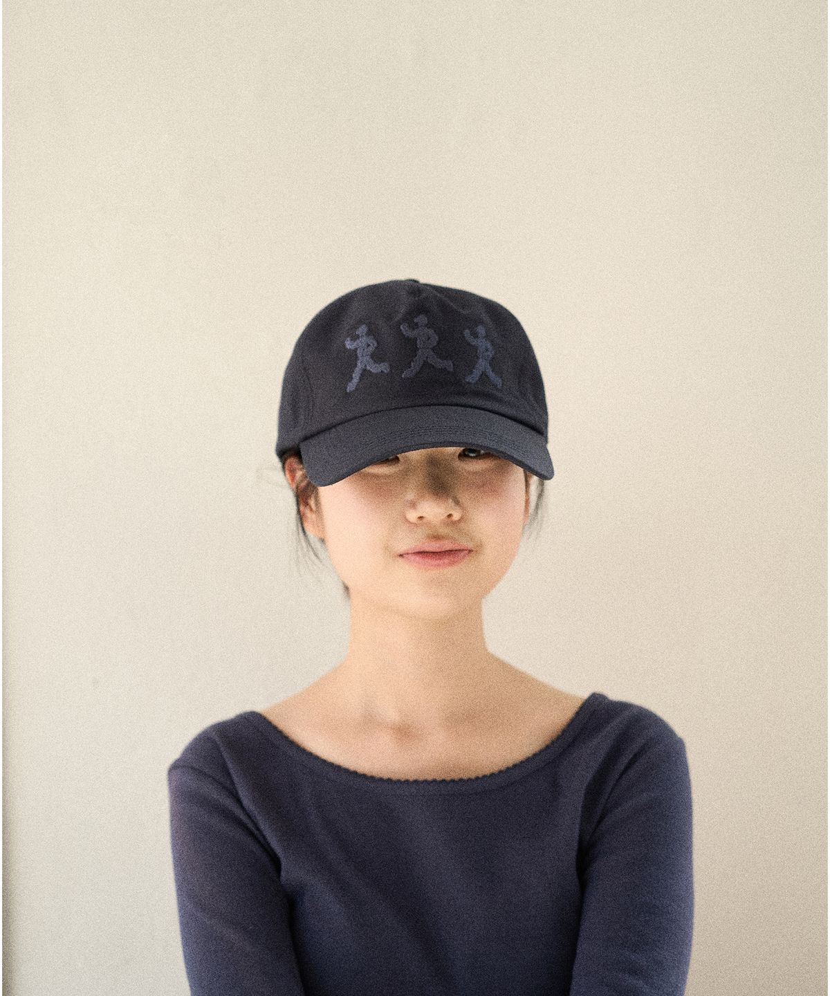 초록스튜디오(CHOROK STUDIO) Three People Ball Cap (Navy)