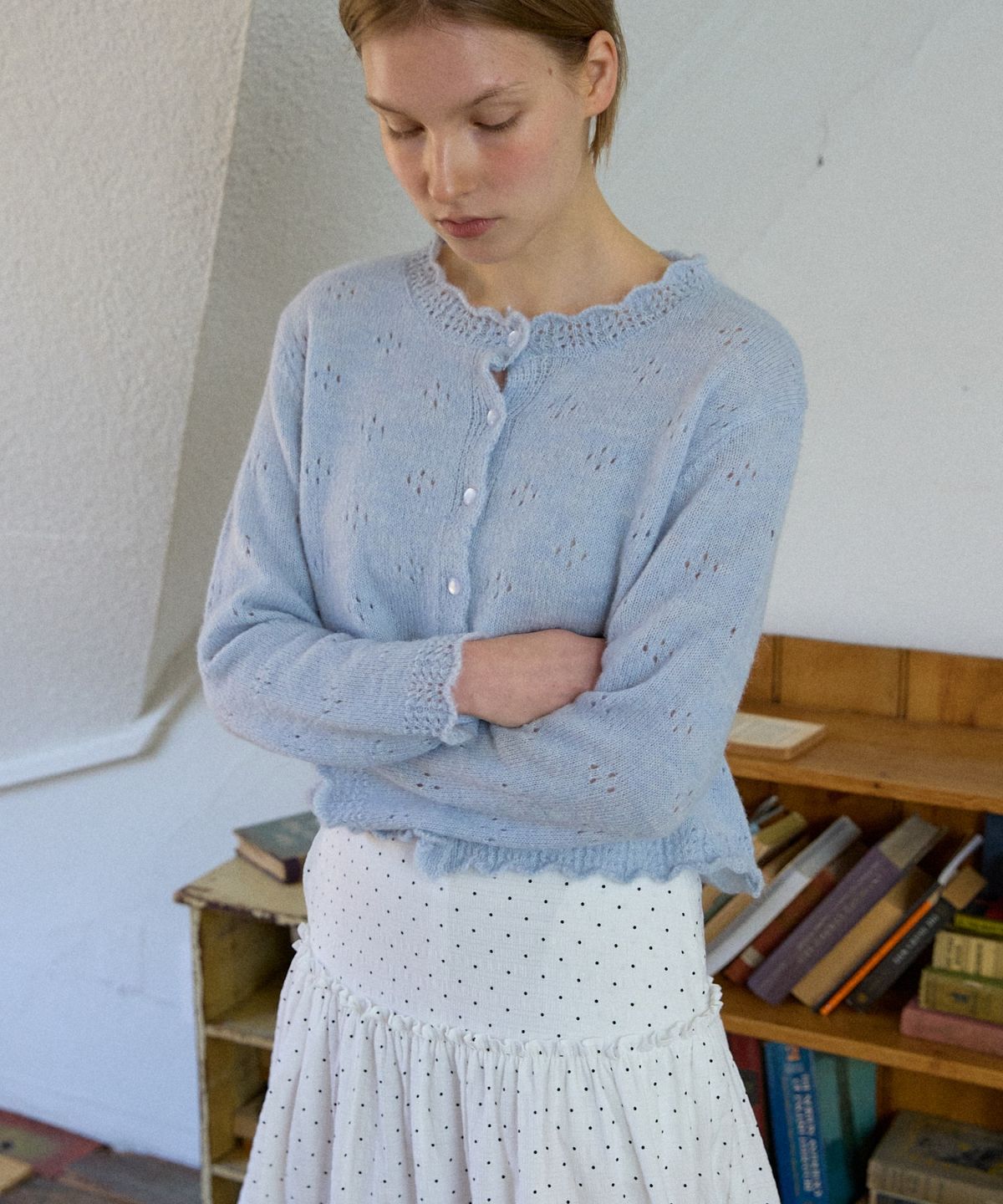 위오이(WIOE) Scalloped Eyelet Cardigan_Skyblue