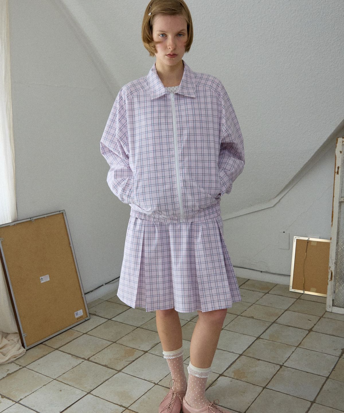 위오이(WIOE) Berry Mix Check Windbreaker_Pink