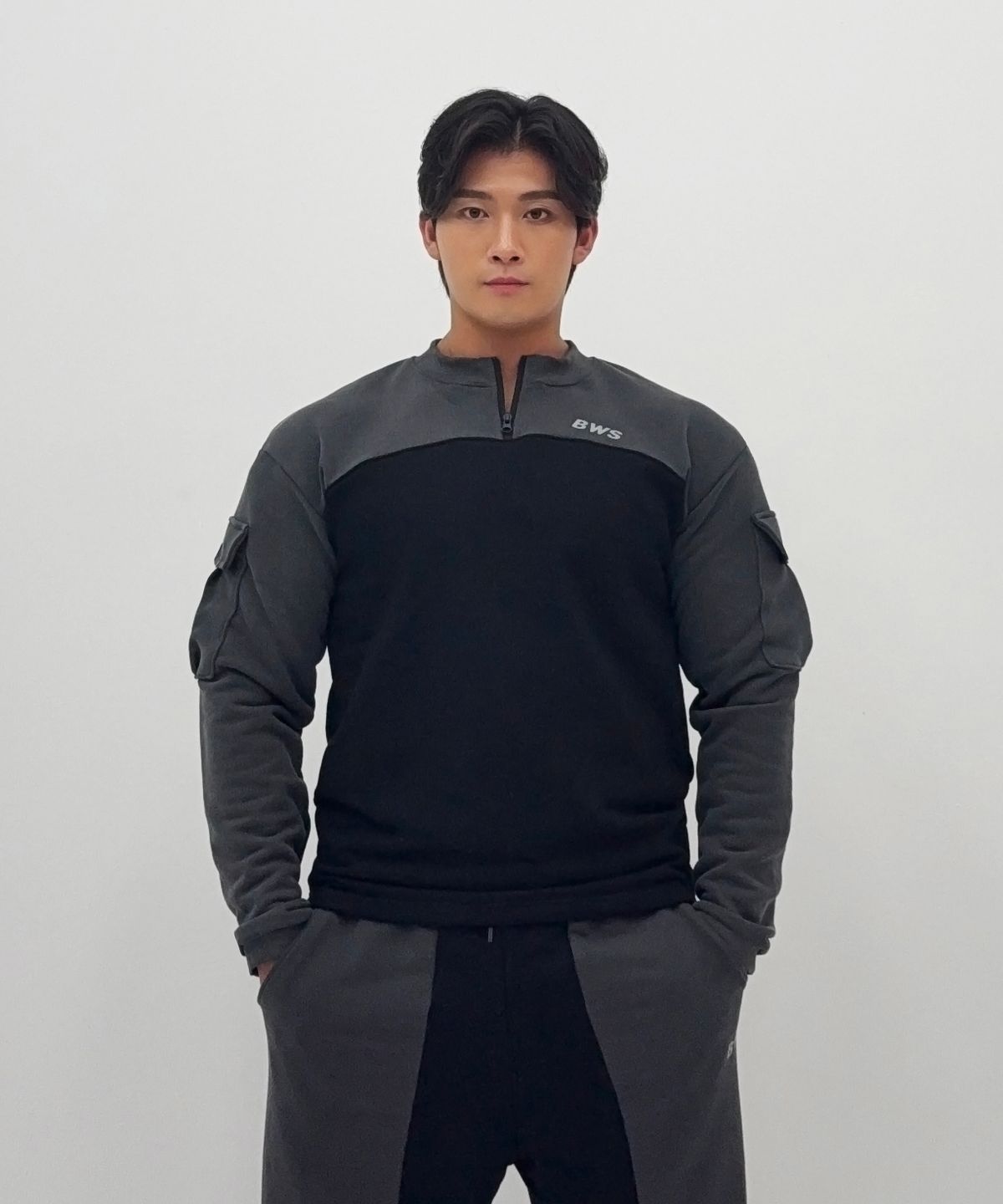 바벨웍스(BARBELLWORKS) 배색 아노락 맨투맨