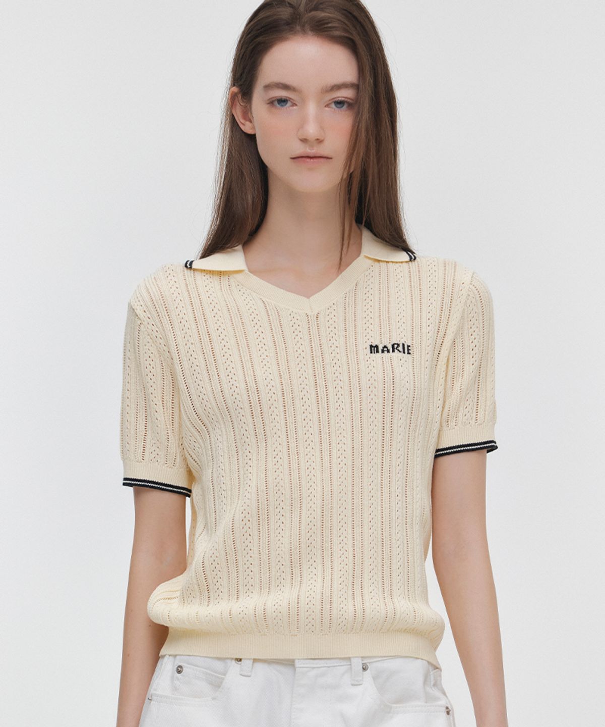 마리끌레르(MARIE CLAIRE) 펀칭 컬러 배색 카라 반팔 니트(MAGBKN04MIV)